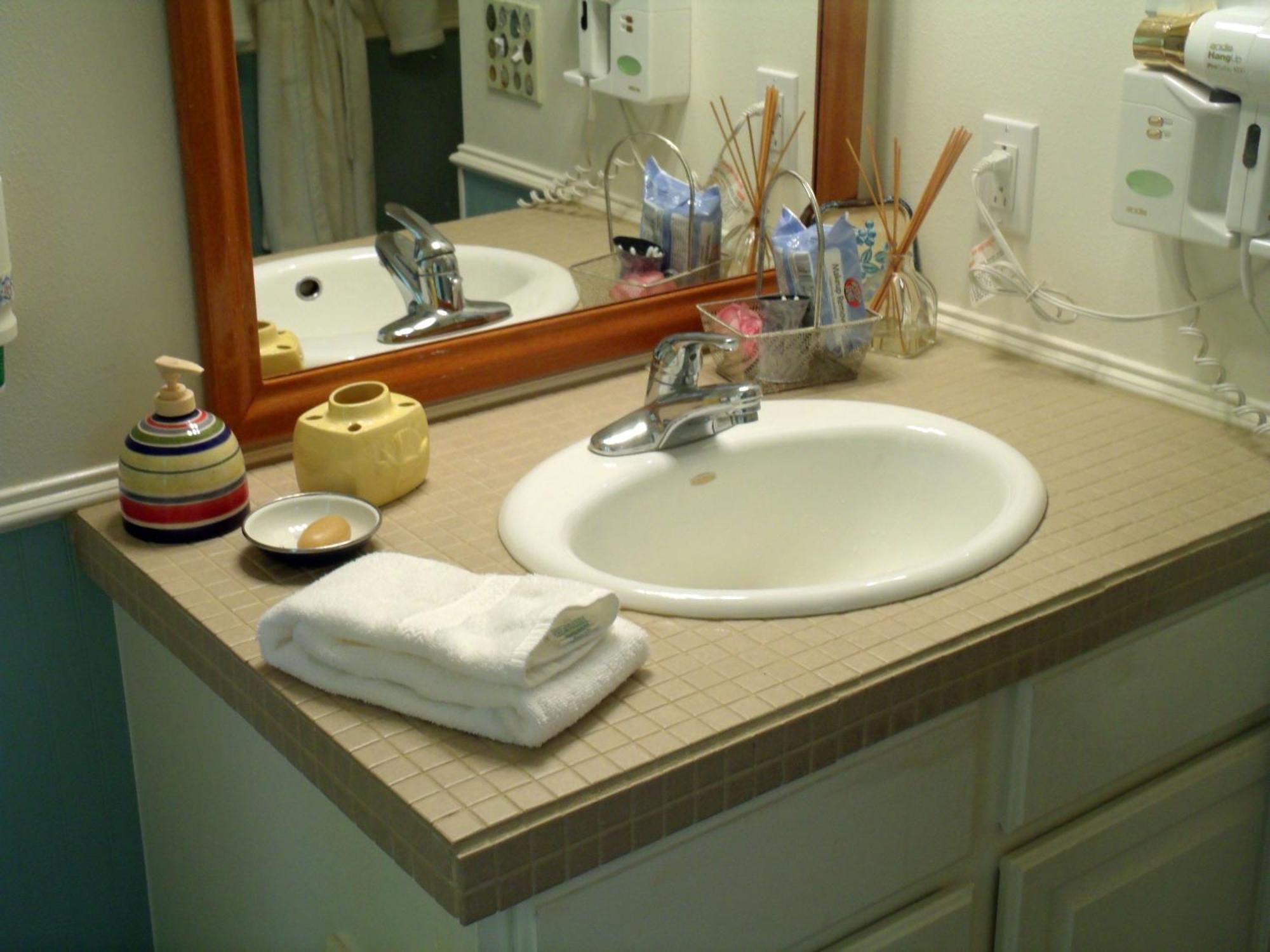 Inn To The Woods Friday Harbor Room photo
